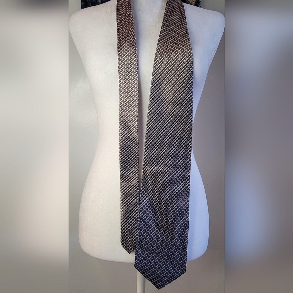 Roundtree & Yorke Mens Necktie Blue/Brown/Silver 100% Silk, Handmade